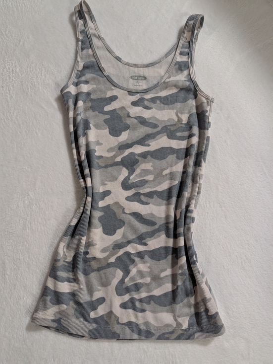 Old Navy Tops - 57% Cotton Old Navy Ribbed Camo Tank Top in Gray & White, Size Small